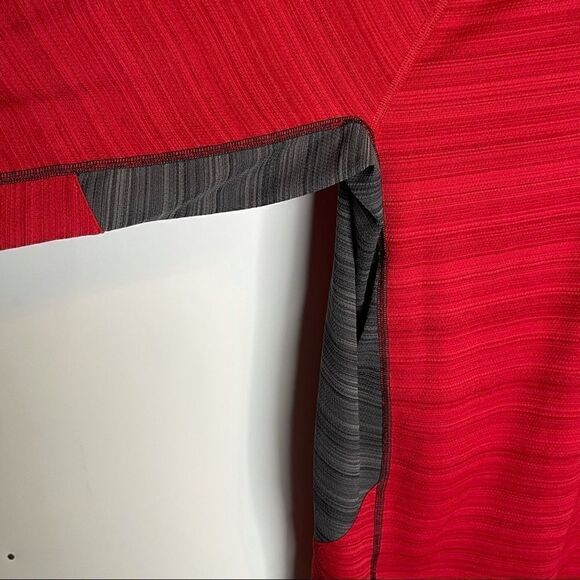 XL Outdoor Life Red-Gray 1/4 Zip Light Weight Top - Picture 6 of 7